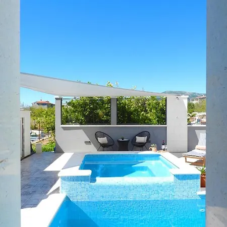White Rose Villa Kastela
