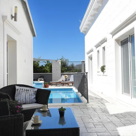 Villa White Rose Kastela