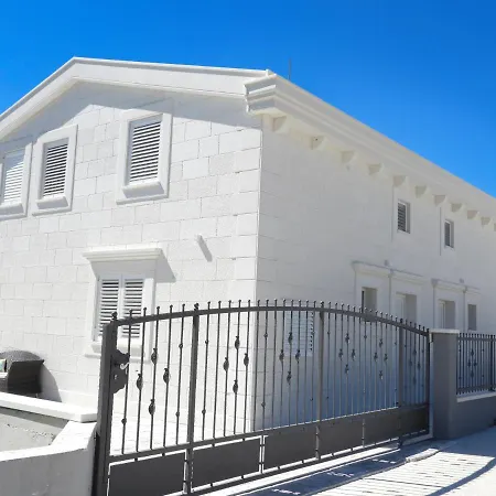 Villa White Rose *