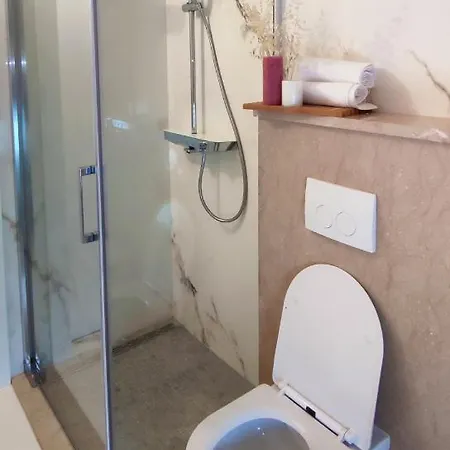 Villa White Rose Kastela
