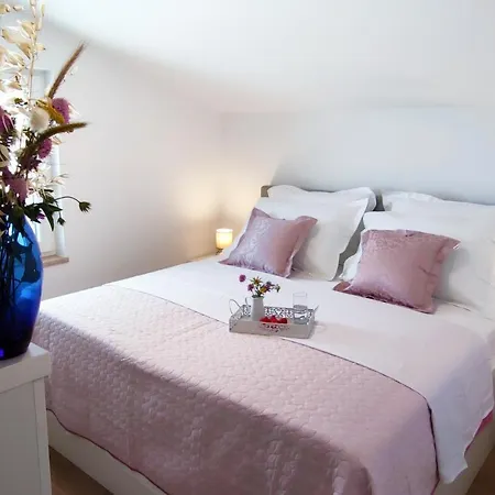 White Rose Villa *